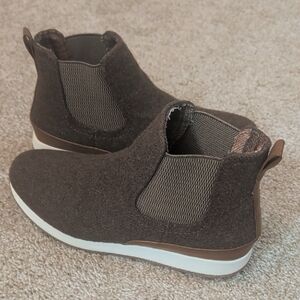 b.o.c. Brown Ankle Boots